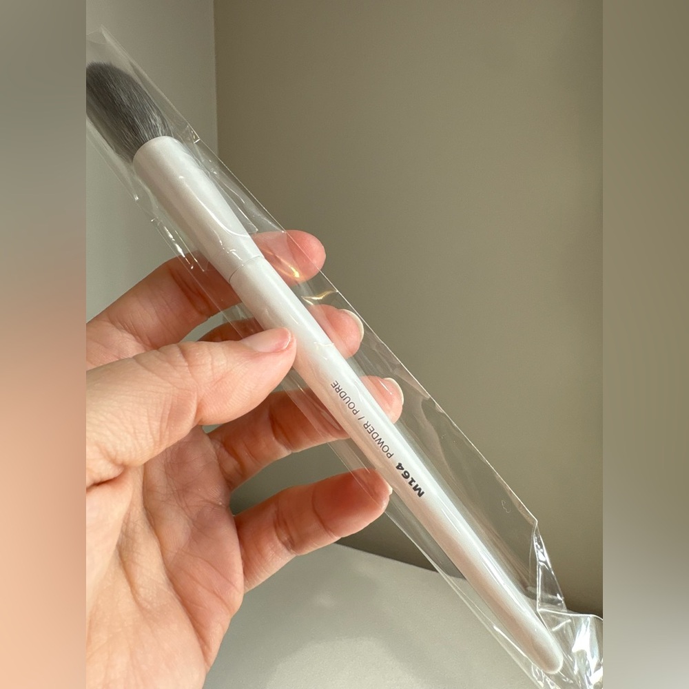 5/$60 Morphe M164 Professional Small Pointed Powder Brush NEW